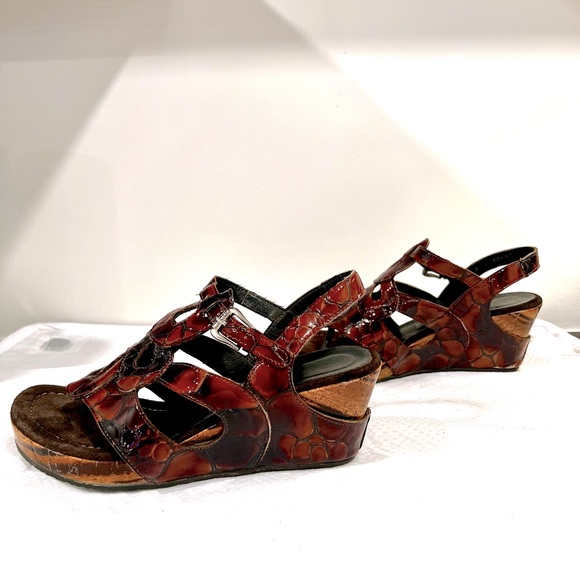 Donald J Pliner Women’s Sz 7 Tortoise Shell Platform Wedge Made in Italy - Picture 2 of 16